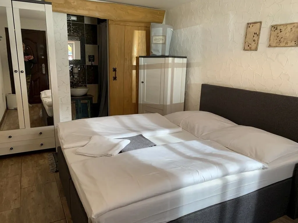 1 x Dvojlôžková izba č. 4 (Dvojlôžková izba s prístelkou)